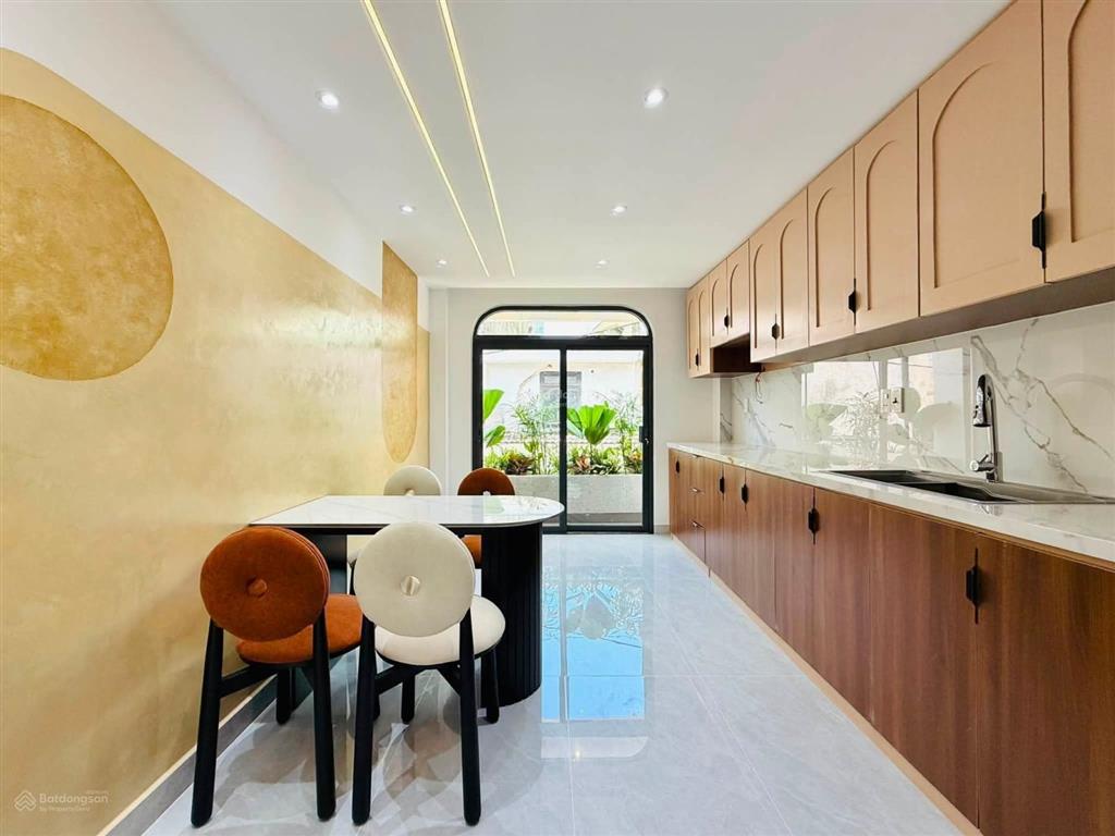 Lên sóng căn phố đẹp long lanh phân khúc giá 6,x tỉ tl vị trí phạm văn chiêu  p14 gò vấp