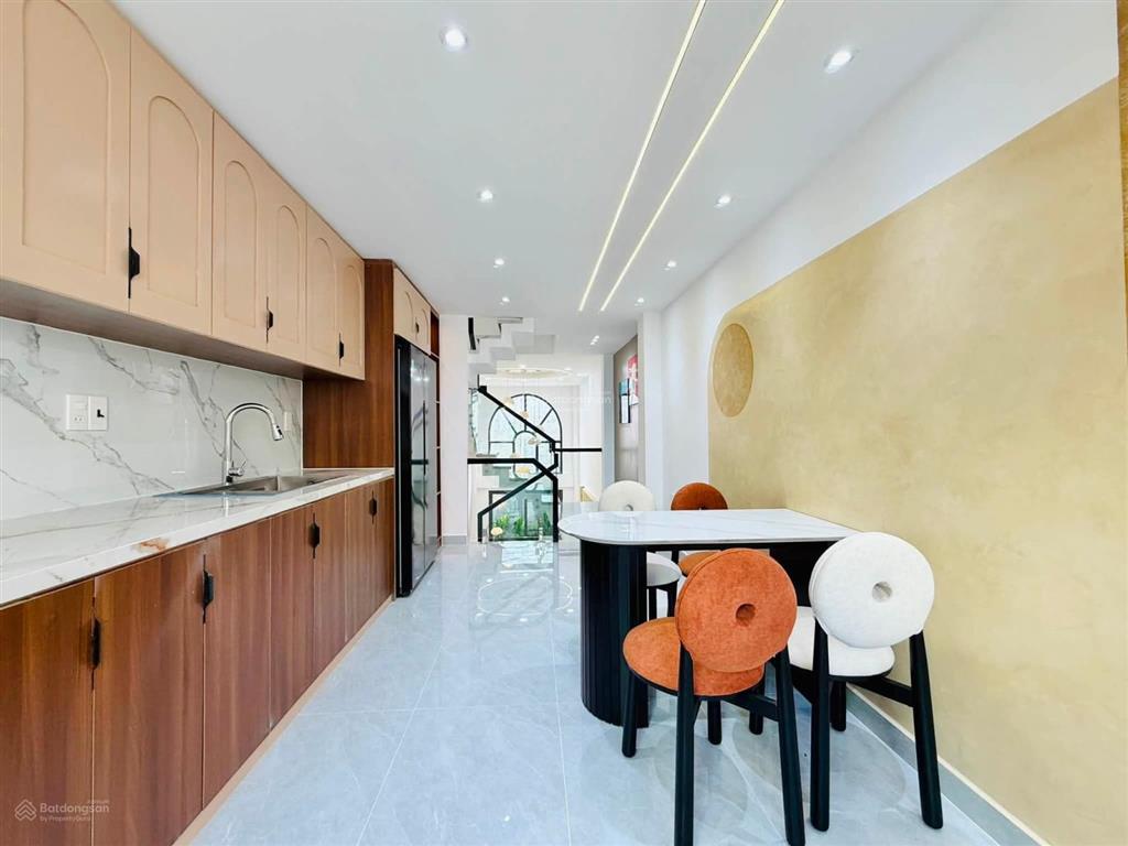 Lên sóng căn phố đẹp long lanh phân khúc giá 6,x tỉ tl vị trí phạm văn chiêu  p14 gò vấp