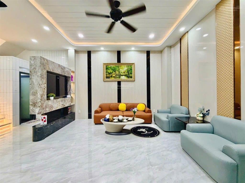 Đường bùi quang là, p. an hội tây, tp.hcm
trệt 2 lầu sân thượng có 3pn giá chỉ 5 tỷ 880