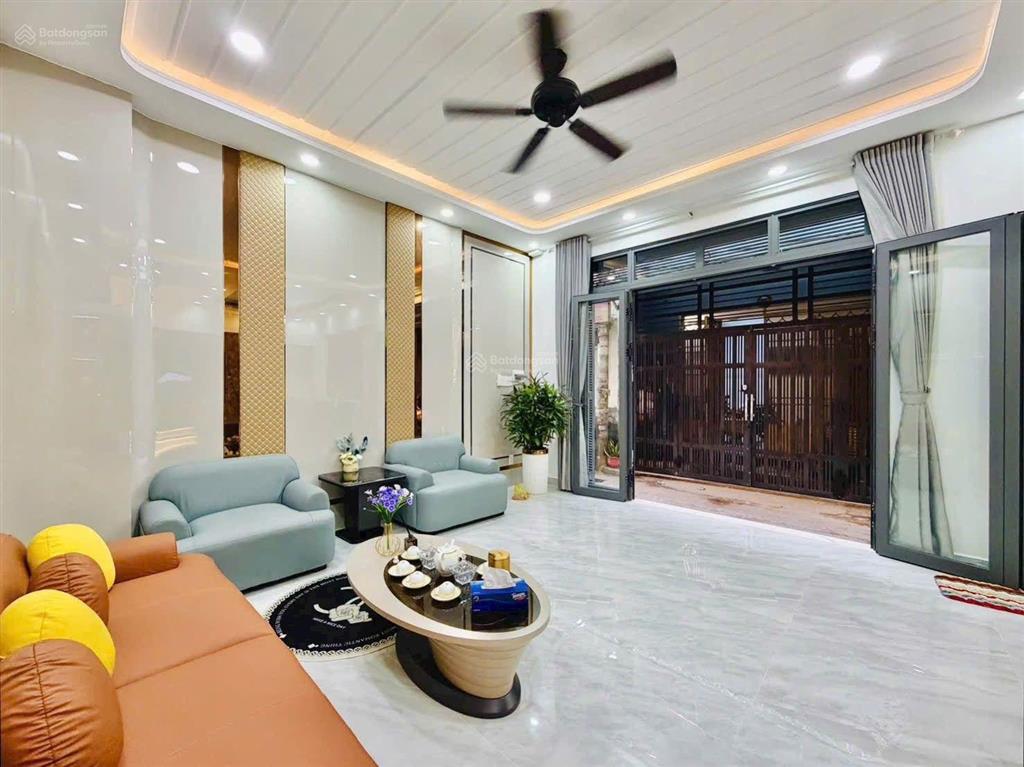 Đường bùi quang là, p. an hội tây, tp.hcm
trệt 2 lầu sân thượng có 3pn giá chỉ 5 tỷ 880