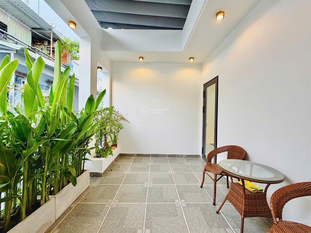Đường bùi quang là, p. an hội tây, tp.hcm
trệt 2 lầu sân thượng có 3pn giá chỉ 5 tỷ 880