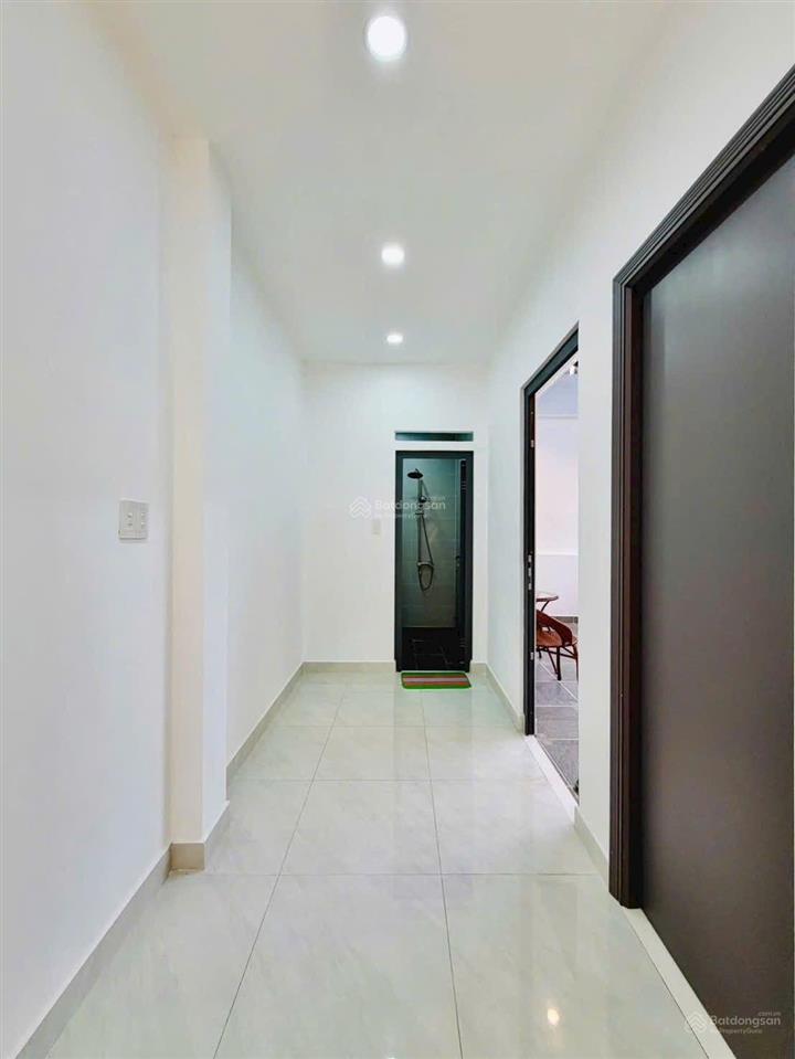 Đường bùi quang là, p. an hội tây, tp.hcm
trệt 2 lầu sân thượng có 3pn giá chỉ 5 tỷ 880