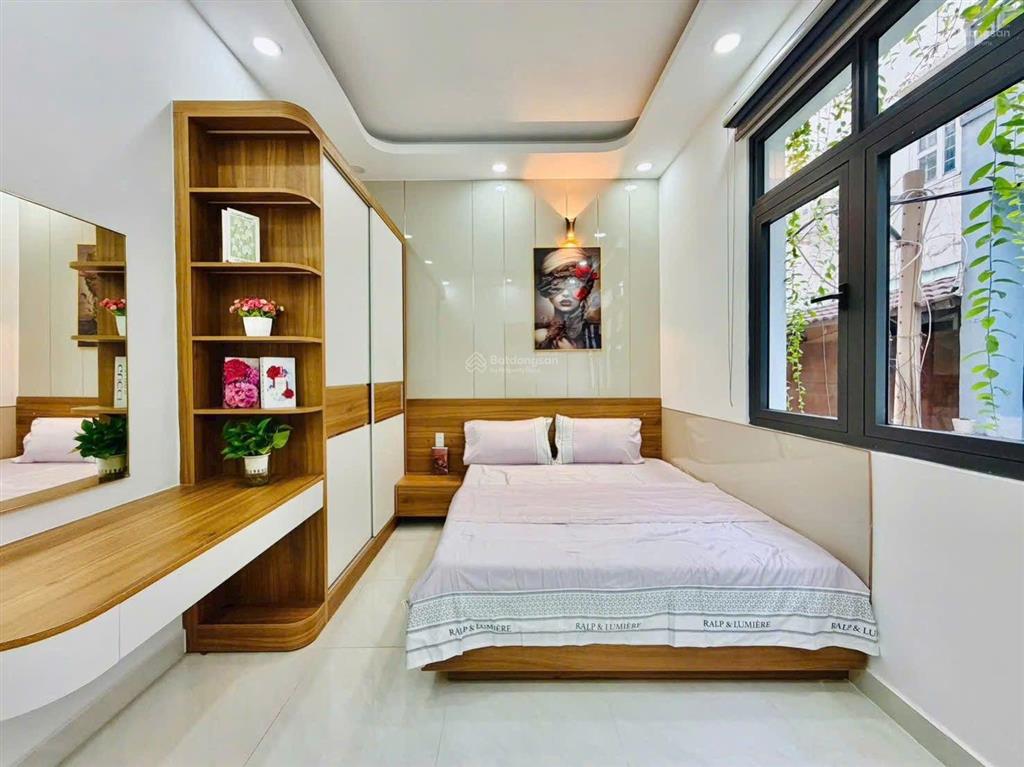 Đường bùi quang là, p. an hội tây, tp.hcm
trệt 2 lầu sân thượng có 3pn giá chỉ 5 tỷ 880