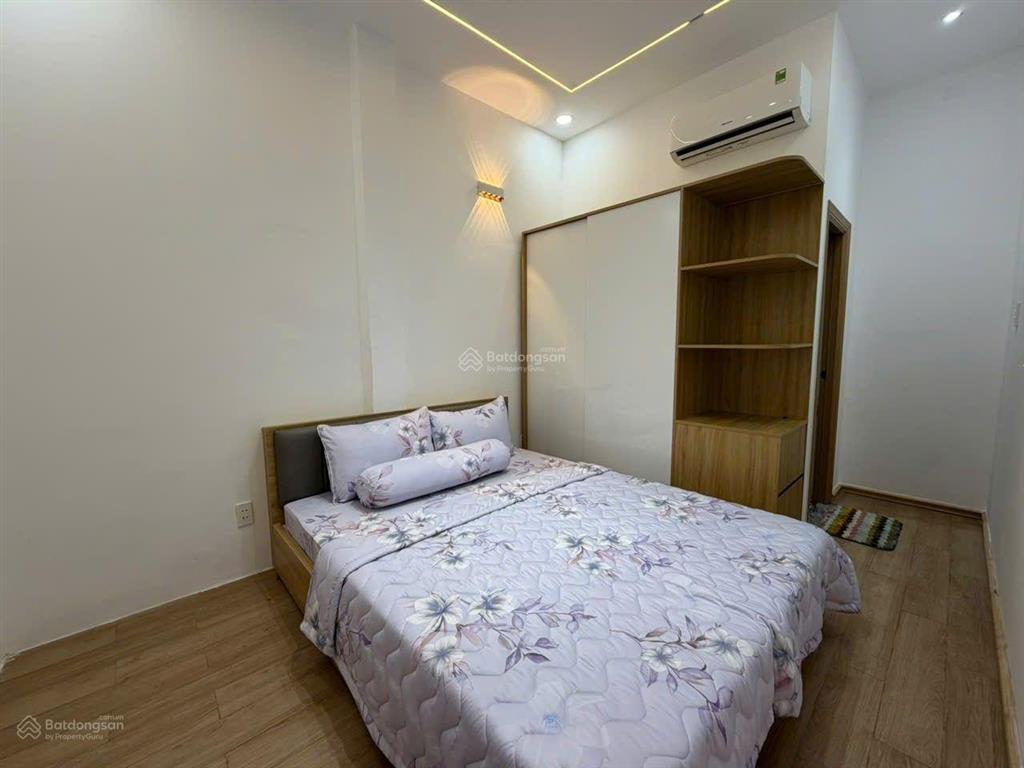 Nhà đẹp dt khủng 4x18 trệt 2lầu 5pn hẻm xe hơi giá rẻ bèo sát tân bình trường chinh nhà ga t3