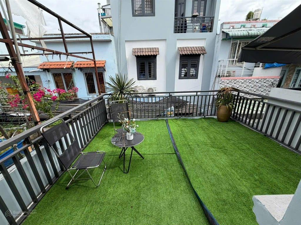 Nhà đẹp dt khủng 4x18 trệt 2lầu 5pn hẻm xe hơi giá rẻ bèo sát tân bình trường chinh nhà ga t3