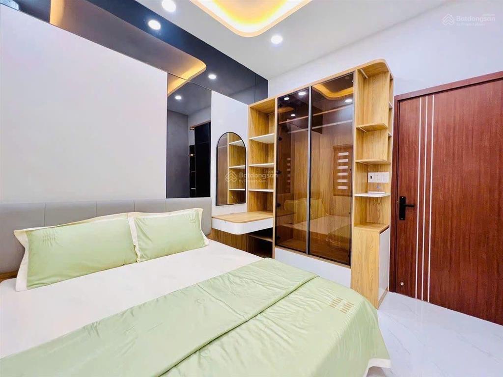 Đường bùi quang là p12 gò vấp cũ. hẻm 3m. gần chợ phạm văn bạch, trường học, trường chinh