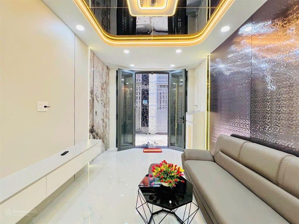 Đường bùi quang là p12 gò vấp cũ. hẻm 3m. gần chợ phạm văn bạch, trường học, trường chinh