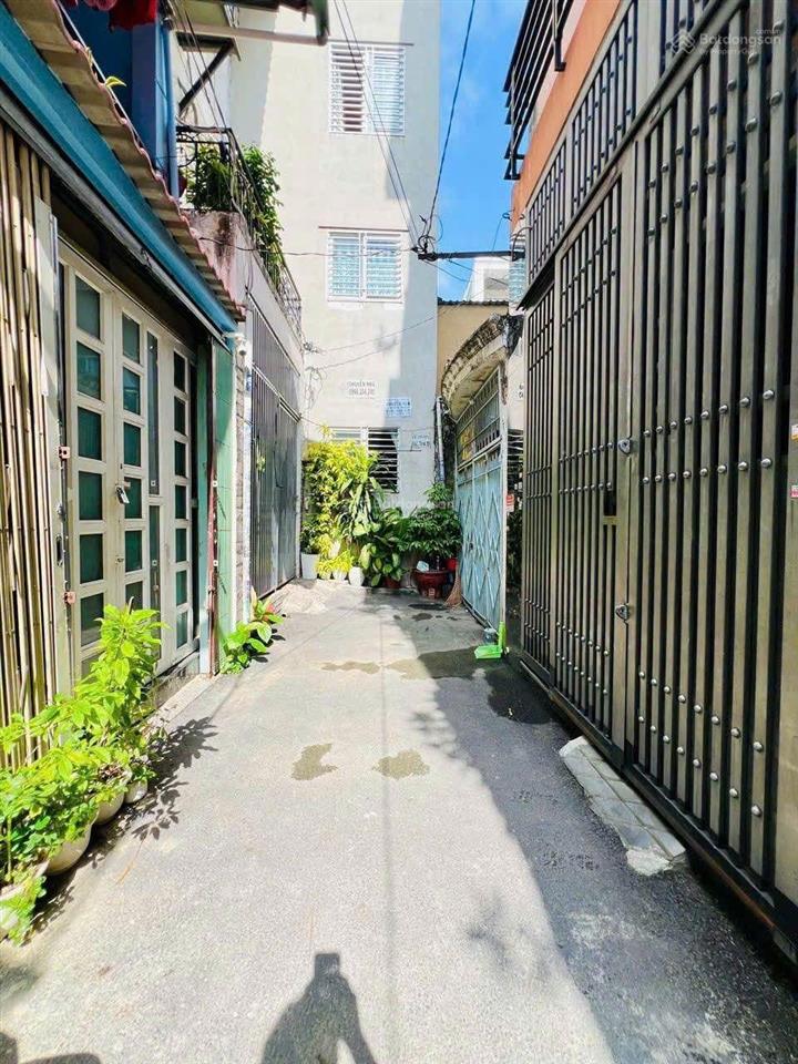 Đường bùi quang là p12 gò vấp cũ. hẻm 3m. gần chợ phạm văn bạch, trường học, trường chinh