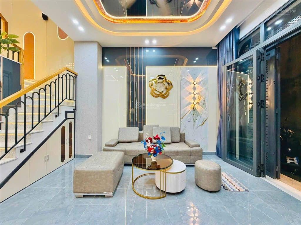 Siêu phẩm gần trường chinh cộng hòa nhà ga t3 trệt 3 lầu 4pn và 2 st huỳnh văn nghệ  p15 tân bình