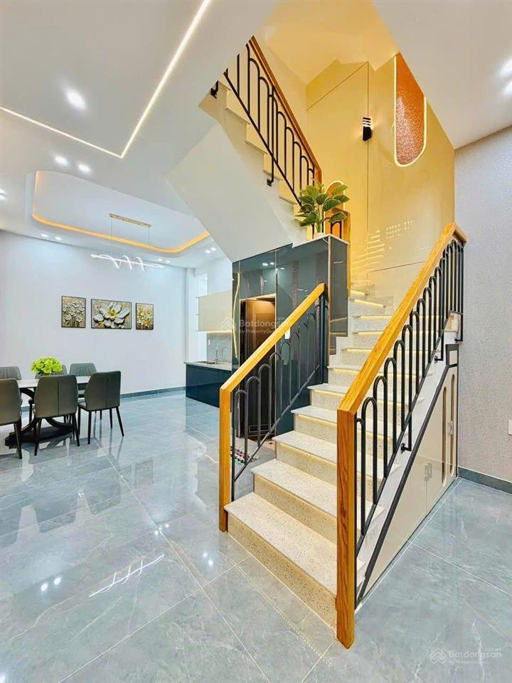 Siêu phẩm gần trường chinh cộng hòa nhà ga t3 trệt 3 lầu 4pn và 2 st huỳnh văn nghệ  p15 tân bình