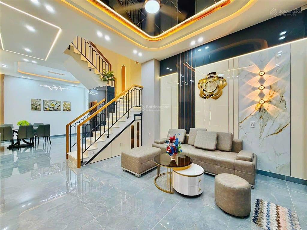 Siêu phẩm gần trường chinh cộng hòa nhà ga t3 trệt 3 lầu 4pn và 2 st huỳnh văn nghệ  p15 tân bình