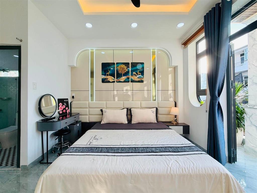 Vị trí siêu đẹp giá siêu rẻ cho chân dài thang máy một trục phan huy ích 4 x 20 trệt 5 lầu hẻm 10m