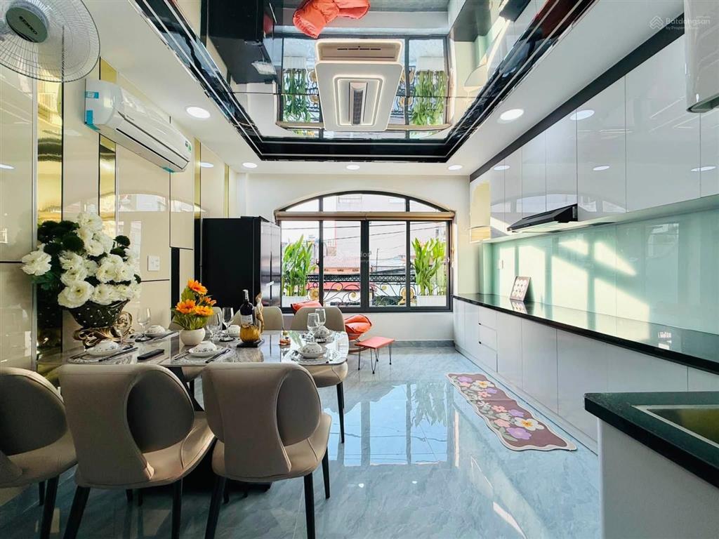 Vị trí siêu đẹp giá siêu rẻ cho chân dài thang máy một trục phan huy ích 4 x 20 trệt 5 lầu hẻm 10m