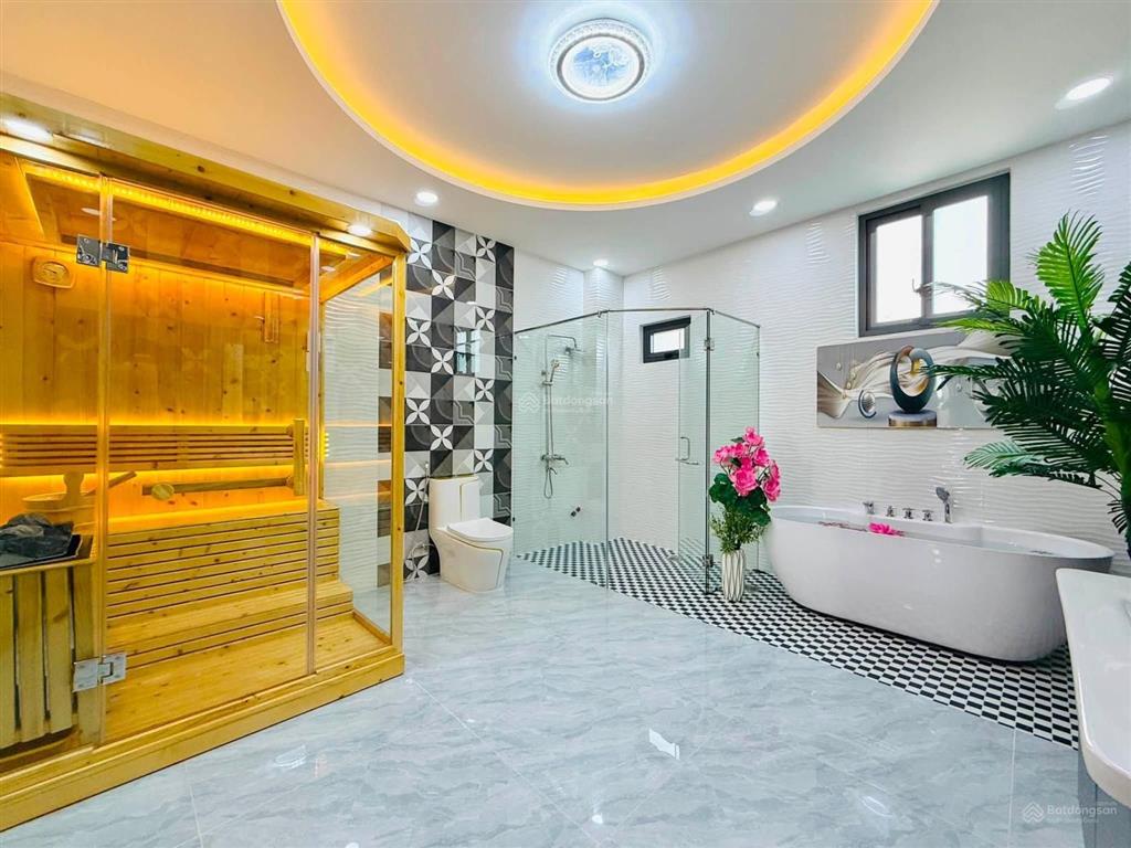 Vị trí siêu đẹp giá siêu rẻ cho chân dài thang máy một trục phan huy ích 4 x 20 trệt 5 lầu hẻm 10m
