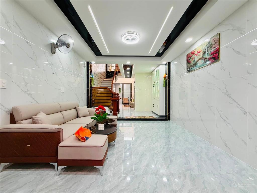 Vị trí siêu đẹp giá siêu rẻ cho chân dài thang máy một trục phan huy ích 4 x 20 trệt 5 lầu hẻm 10m