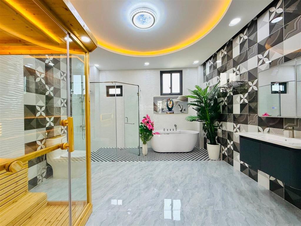Vị trí siêu đẹp giá siêu rẻ cho chân dài thang máy một trục phan huy ích 4 x 20 trệt 5 lầu hẻm 10m