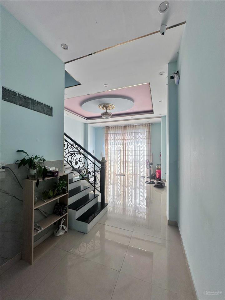 Tiền ít thịt nhiều nà nhà chính chủ đường nguyễn văn quá q12 hướng gần trường chinh cộng hòa