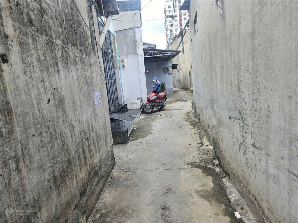 Giảm mạnh hơn 500tr bán nhà nát đường nguyễn văn quá q12 diện tích 5,2 x 14m, chỉ hơn 3 tỷ