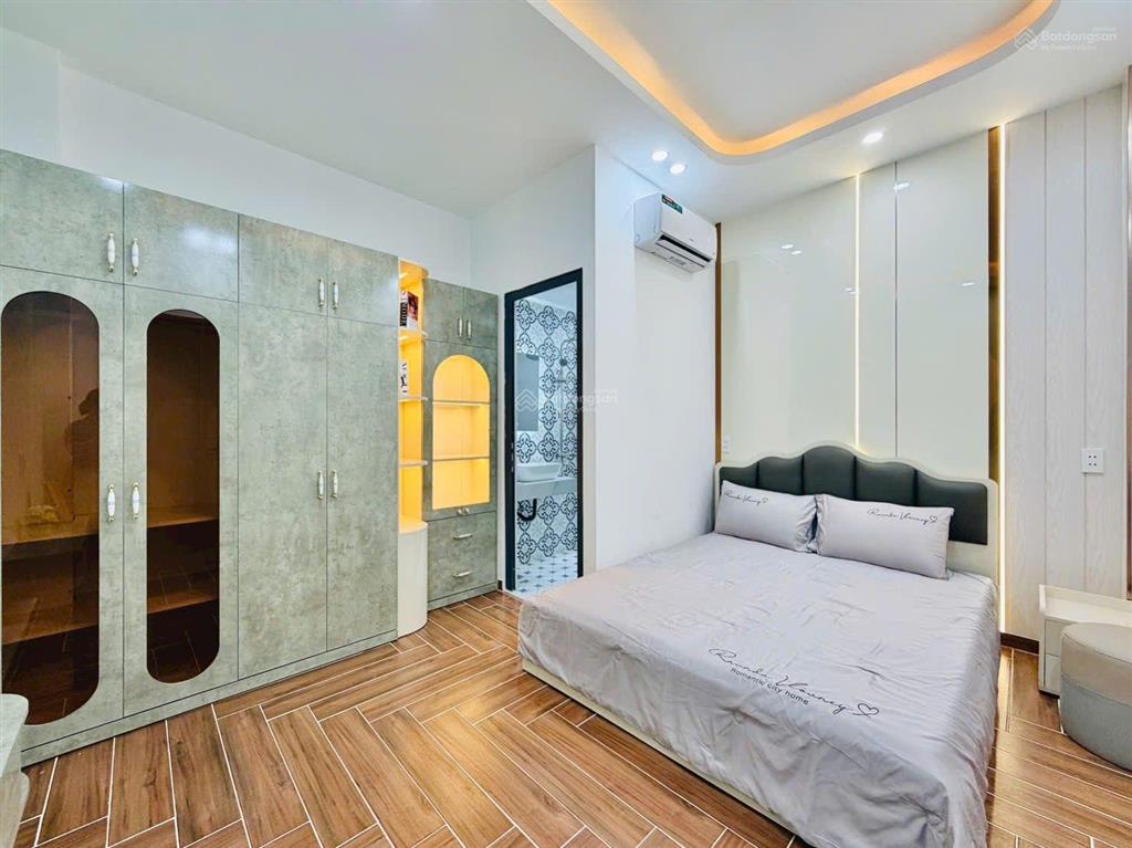 Siêu phẩm gần nhà gat3 đường huỳnh văn nghệ p.15 tân bình vào 20m sau căn mặt tiền 4.3x11 nở hậu 6m