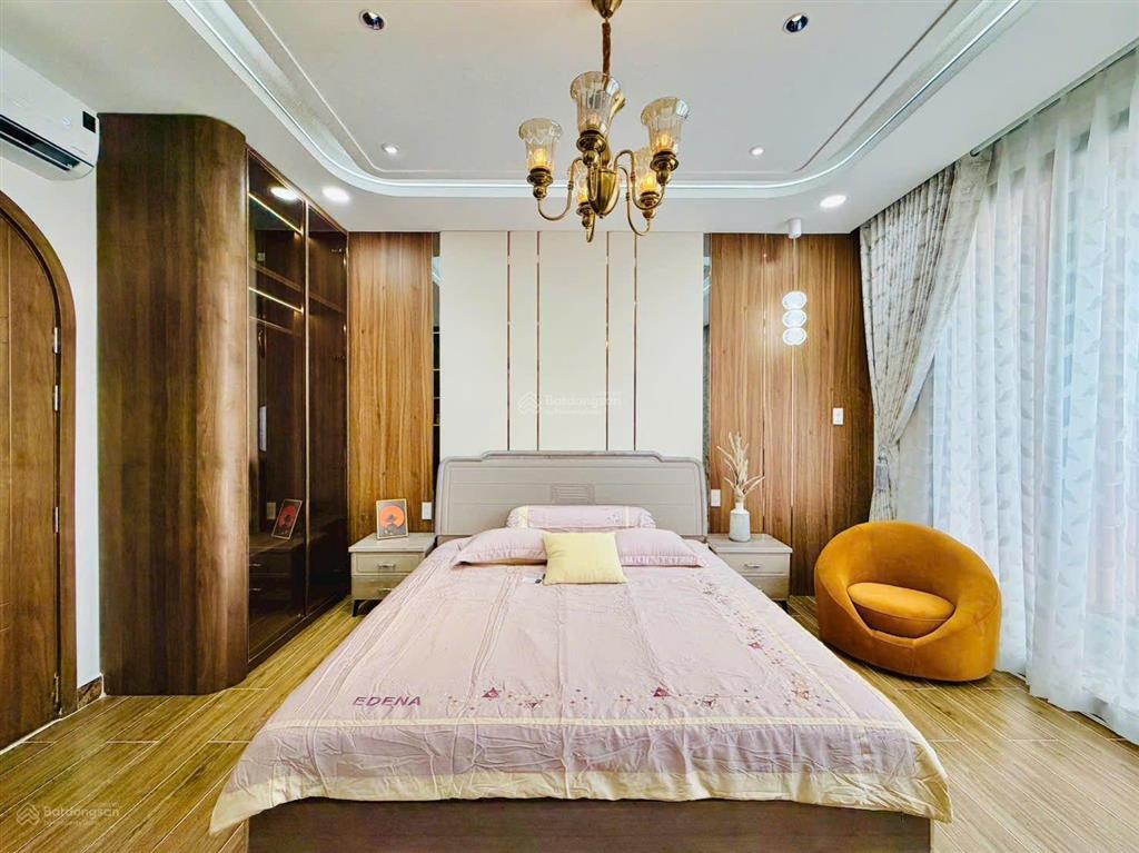 Siêu phẩm xây mới thiết kế có thang máy gần siêu thị emart2 ngang 4.2 x 18m trệt lửng 4 lầu xây mới