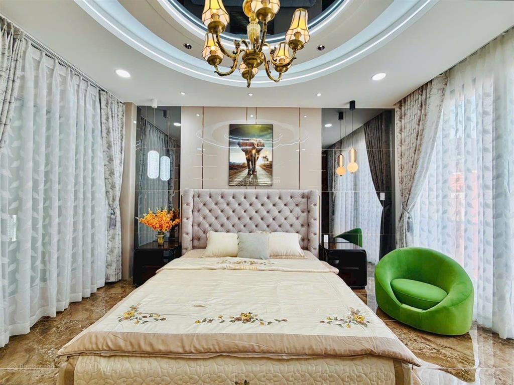 Siêu phẩm xây mới thiết kế có thang máy gần siêu thị emart2 ngang 4.2 x 18m trệt lửng 4 lầu xây mới