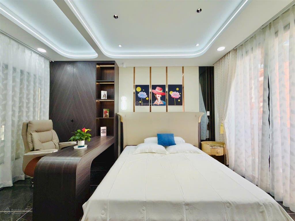 Siêu phẩm xây mới thiết kế có thang máy gần siêu thị emart2 ngang 4.2 x 18m trệt lửng 4 lầu xây mới