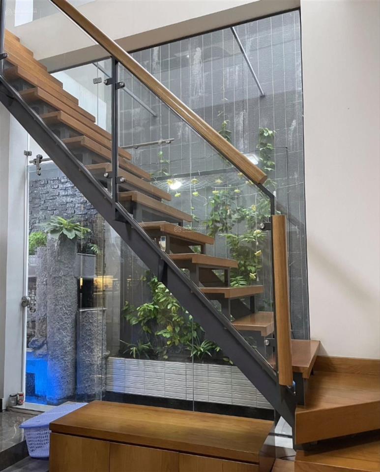 Chủ cần tiền giảm mạnh 3 tỷ căn biệt thự nguy nga ngang 7,4m x 18m trệt 4 lầu có thang máy