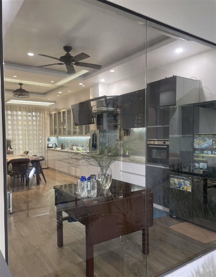 Chủ cần tiền giảm mạnh 3 tỷ căn biệt thự nguy nga ngang 7,4m x 18m trệt 4 lầu có thang máy