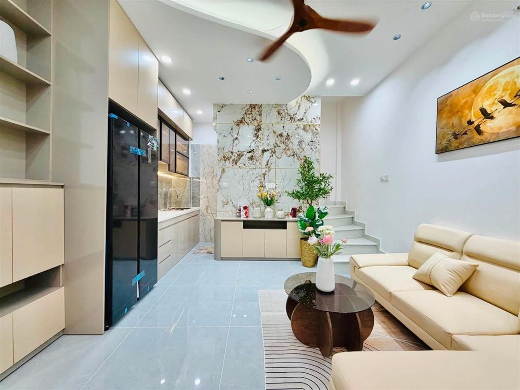 Lên sóng căn mini house 2 lầu hẻm 1 trục hẻm xe hơi  gần chợ hạnh thông tây quang trung p8 gò vấp