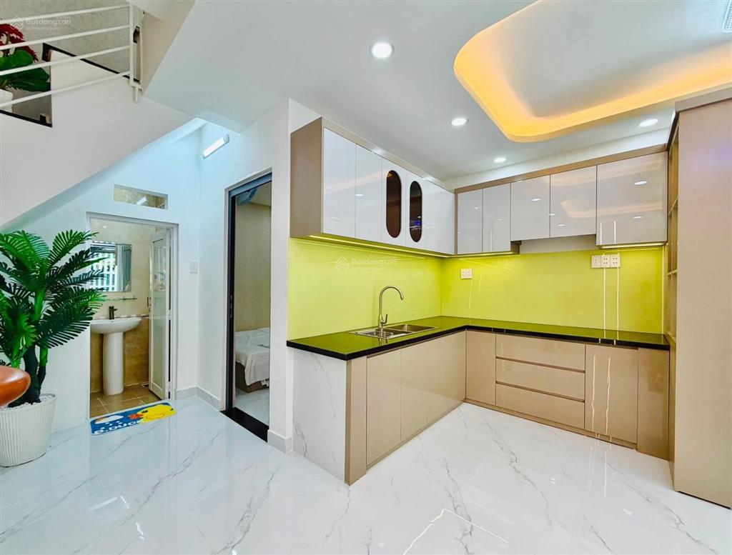 Căn mặt tiền đường số vừa ở vừa buôn bán gần công viên làng hoa có 3pn bề ngang gần 5m p11 gò vấp