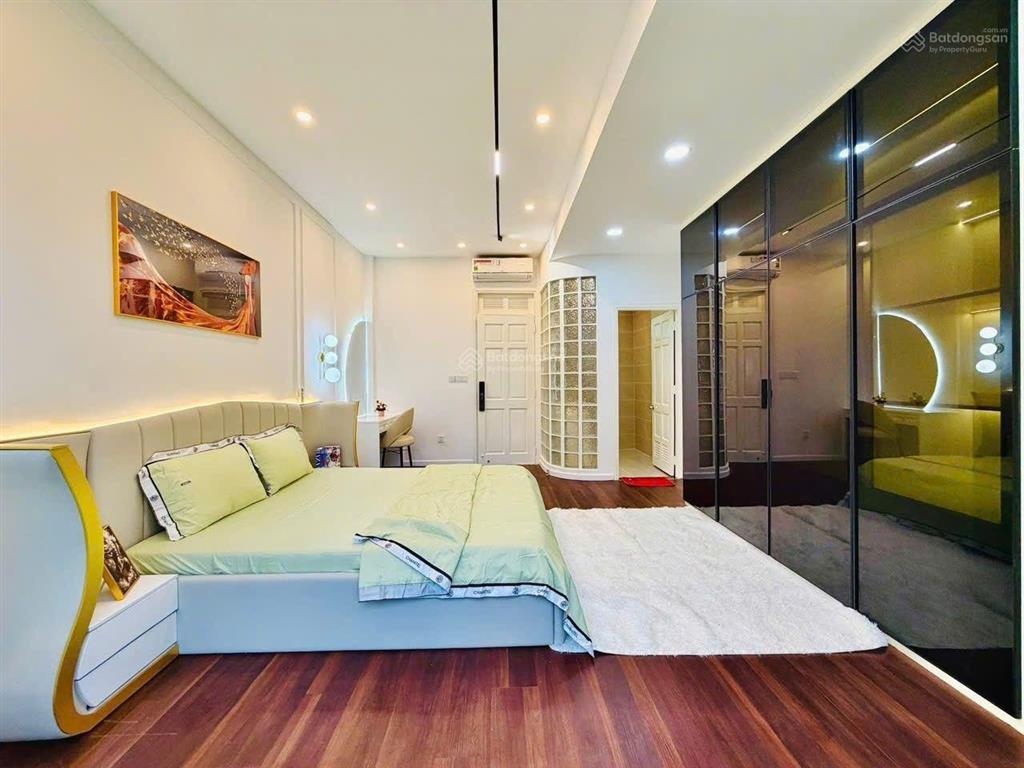 Giảm mạnh 1 tỷ nhà phố diện tích siêu khủng khu đồng bộ hẻm thông xe tải 4,5x17 trệt lửng 3 lầu