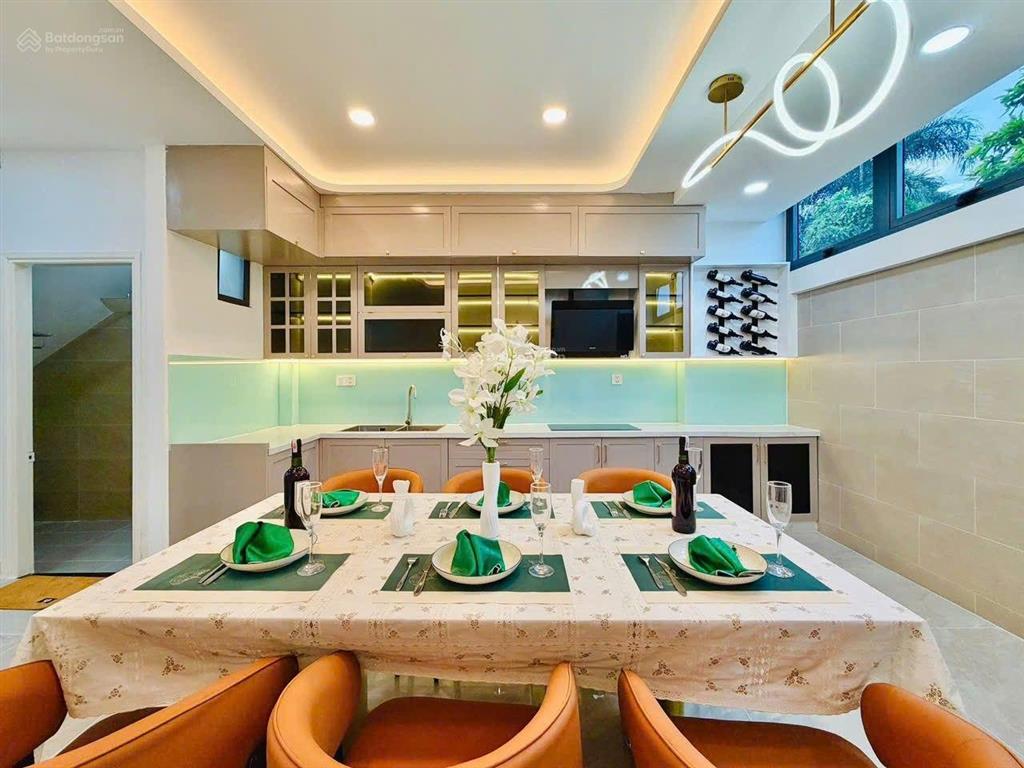 Giảm mạnh 1 tỷ nhà phố diện tích siêu khủng khu đồng bộ hẻm thông xe tải 4,5x17 trệt lửng 3 lầu