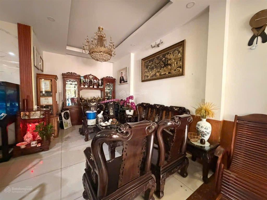 Cho thuê biệt thự vila gần siêu thị emart đường phan huy ích dt  9 x 20 trệt 3trệt 3 lầu
