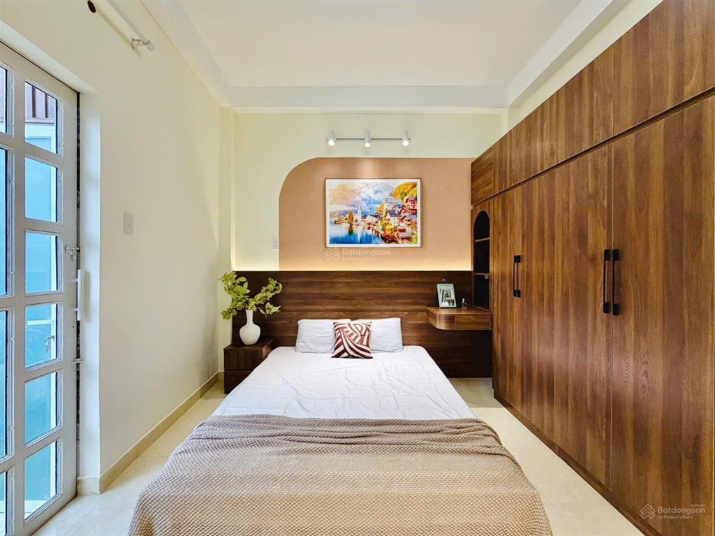 Căn siêu phẩm có 2 mặt tiền có tới 7 pn, trệt 3 lầu, hẻm xe hơi tới nhà, quang trung  p.12 gò vấp