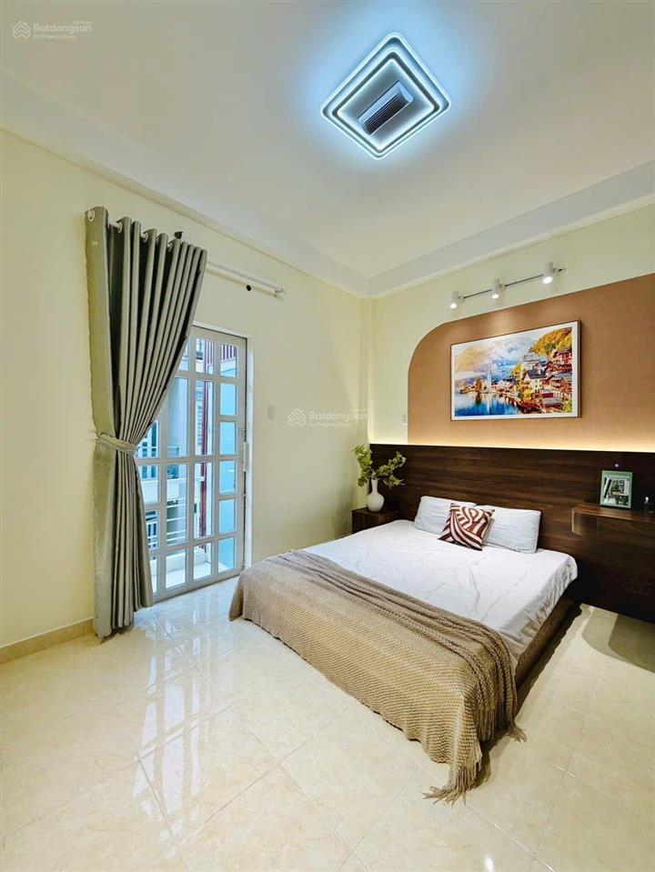 Căn siêu phẩm có 2 mặt tiền có tới 7 pn, trệt 3 lầu, hẻm xe hơi tới nhà, quang trung  p.12 gò vấp