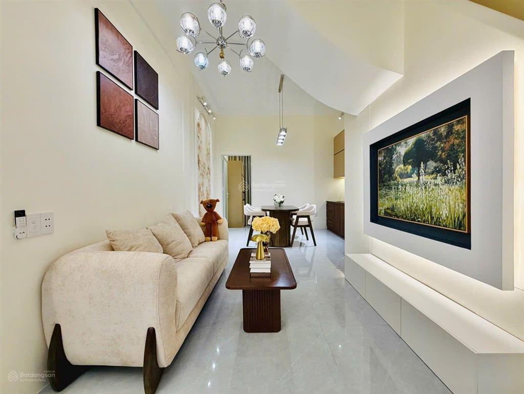 Căn siêu phẩm có 2 mặt tiền có tới 7 pn, trệt 3 lầu, hẻm xe hơi tới nhà, quang trung  p.12 gò vấp