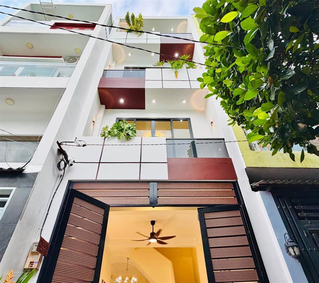 Căn siêu phẩm có 2 mặt tiền có tới 7 pn, trệt 3 lầu, hẻm xe hơi tới nhà, quang trung  p.12 gò vấp