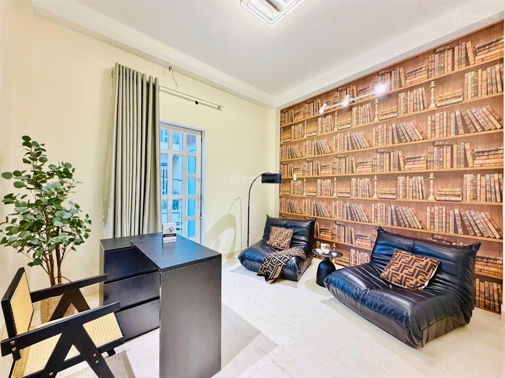 Căn siêu phẩm có 2 mặt tiền có tới 7 pn, trệt 3 lầu, hẻm xe hơi tới nhà, quang trung  p.12 gò vấp