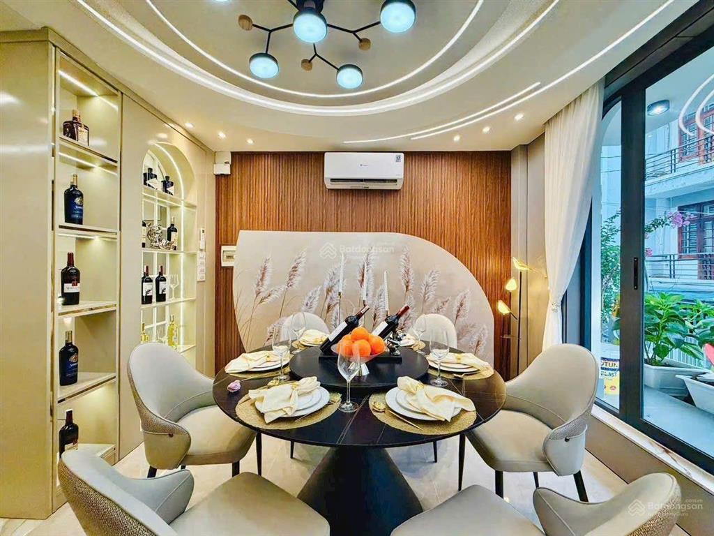 Nhà phố thiết kế hiện đại có thang máy 1 xẹt bờ kè kênh tham lương xây mới lửng 4 lầu hẻm thông 6m
