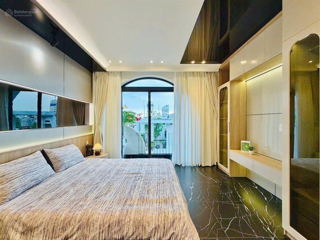 Nhà phố thiết kế hiện đại có thang máy 1 xẹt bờ kè kênh tham lương xây mới lửng 4 lầu hẻm thông 6m