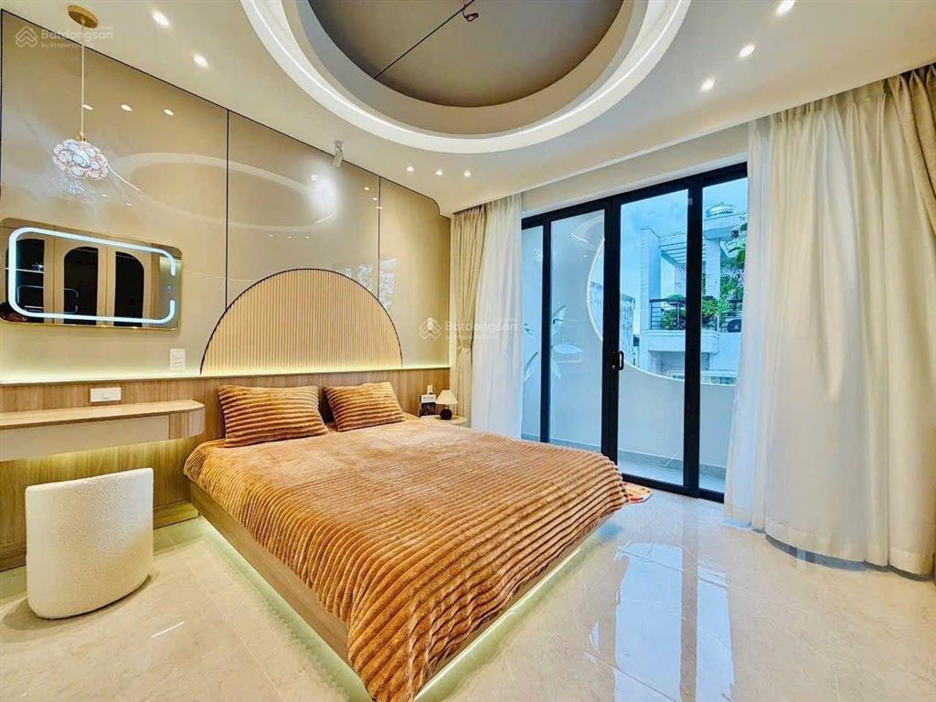 Nhà phố thiết kế hiện đại có thang máy 1 xẹt bờ kè kênh tham lương xây mới lửng 4 lầu hẻm thông 6m
