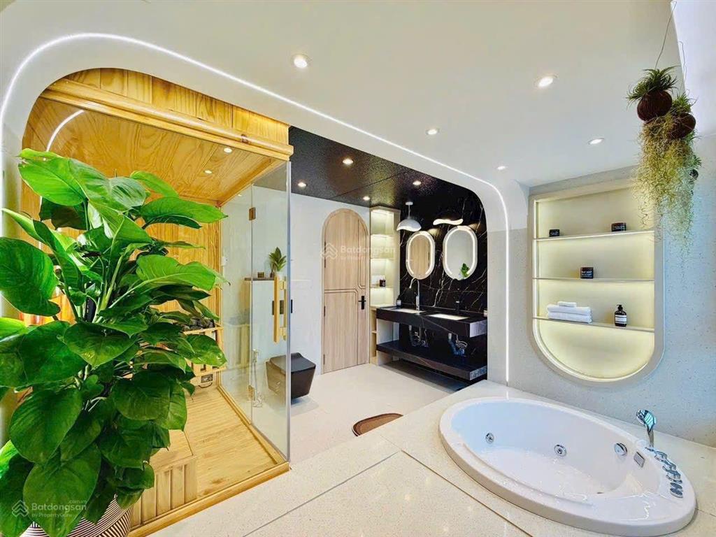 Nhà phố thiết kế hiện đại có thang máy 1 xẹt bờ kè kênh tham lương xây mới lửng 4 lầu hẻm thông 6m