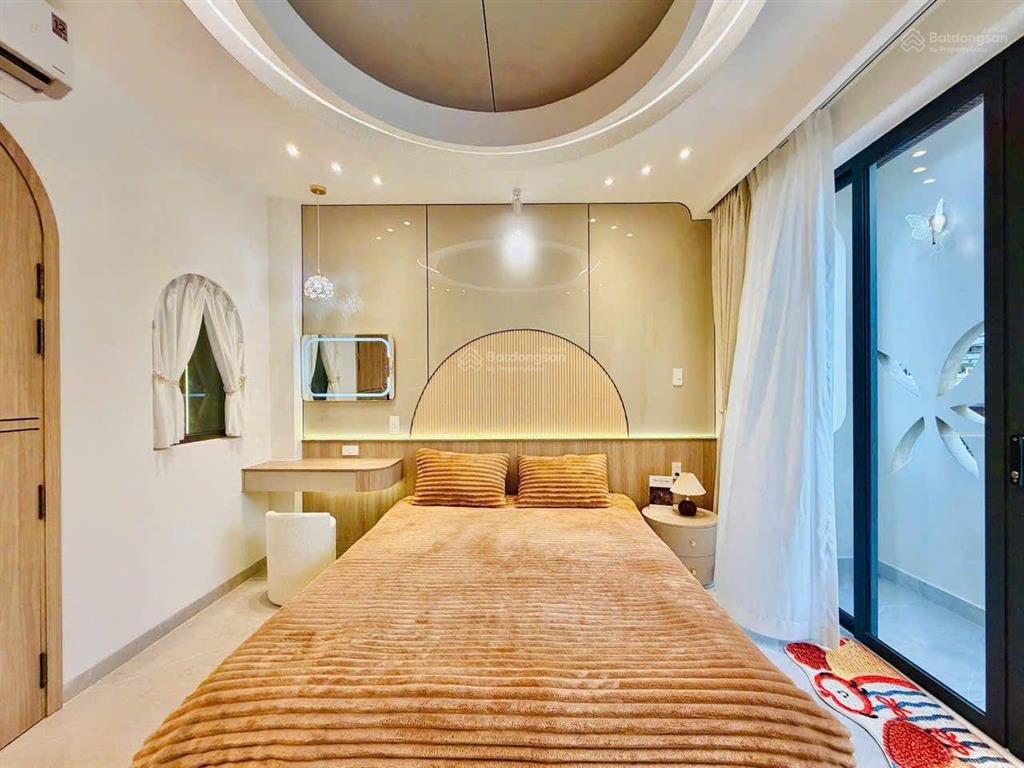 Nhà phố thiết kế hiện đại có thang máy 1 xẹt bờ kè kênh tham lương xây mới lửng 4 lầu hẻm thông 6m