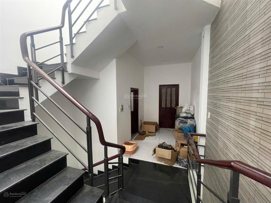 Nhà phố mặt tiền hẻm lớn nguyễn văn quá q12  dt  5x25 nhà 3 tấm, 7 phòng ngủ, đang cho thuê