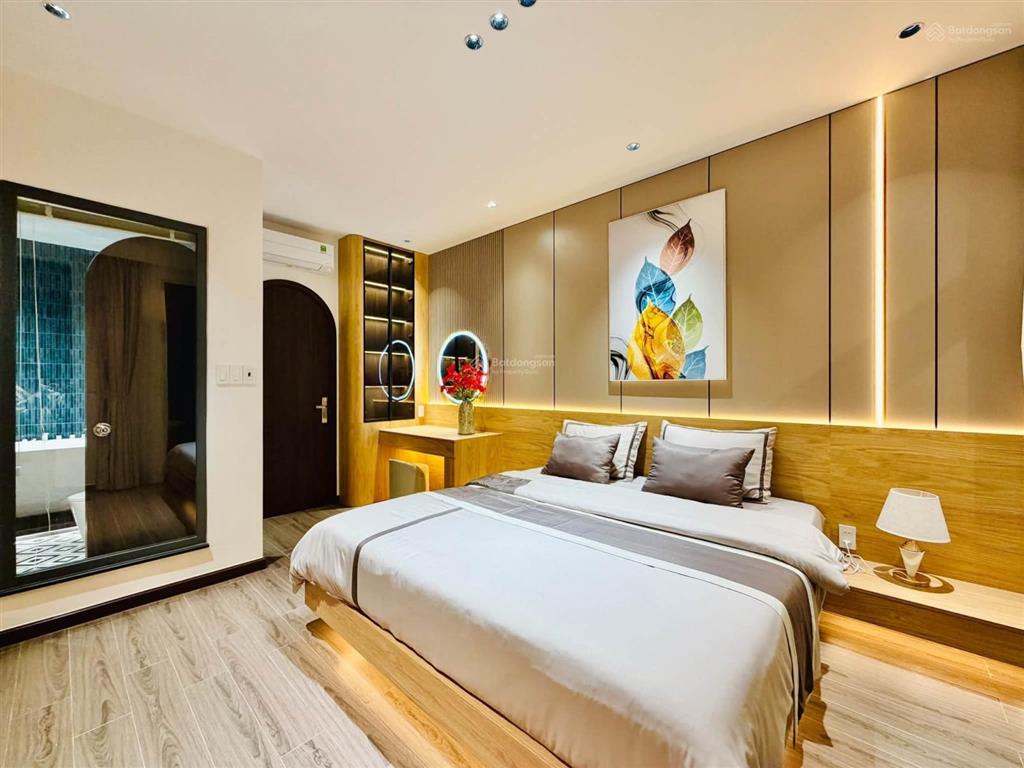 Siêu phẩm xây mới có thang máy, xe hơi ngủ trong nhà gần emart  trường chinh cộng hòa nhà ga t3