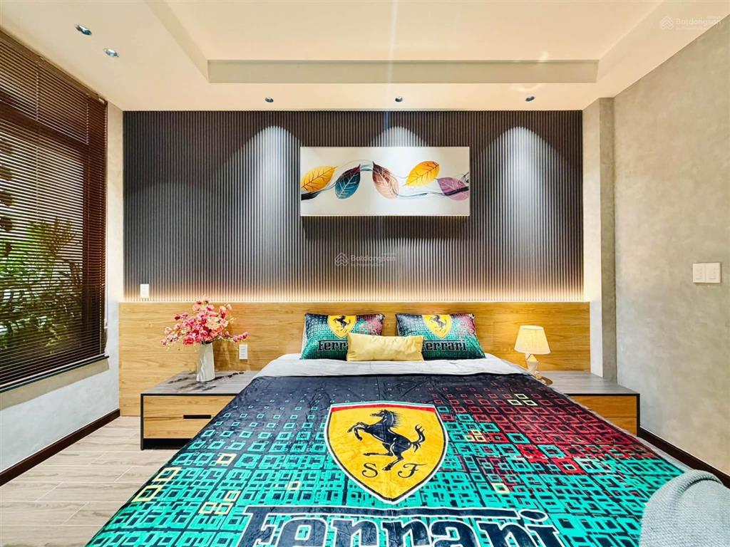Siêu phẩm xây mới có thang máy, xe hơi ngủ trong nhà gần emart  trường chinh cộng hòa nhà ga t3