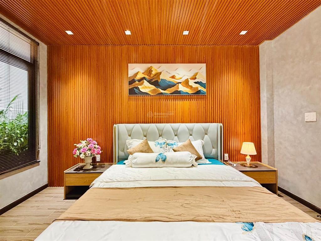 Siêu phẩm xây mới có thang máy, xe hơi ngủ trong nhà gần emart  trường chinh cộng hòa nhà ga t3