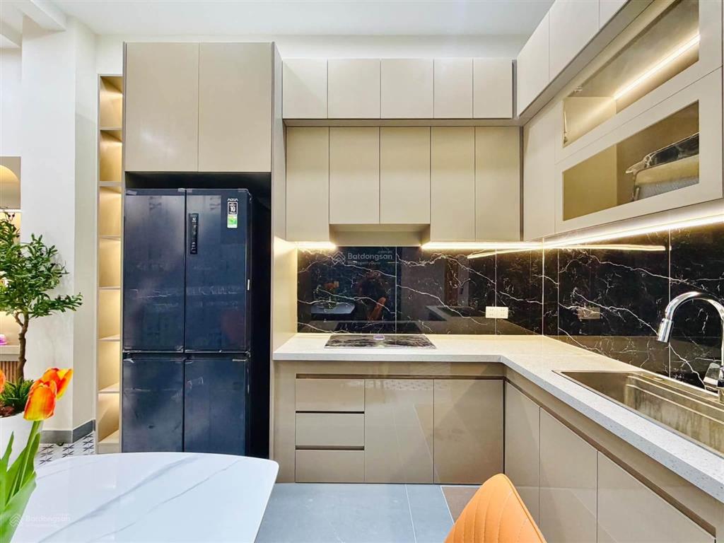 Nhà đẹp giá rẻ dt 4x16 nở hậu 4.2m trệt 1 lầu có 3pn full nội thất chỉ hơn 5ty x...