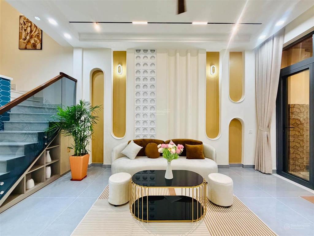 Nhà đẹp giá rẻ dt 4x16 nở hậu 4.2m trệt 1 lầu có 3pn full nội thất chỉ hơn 5ty x...