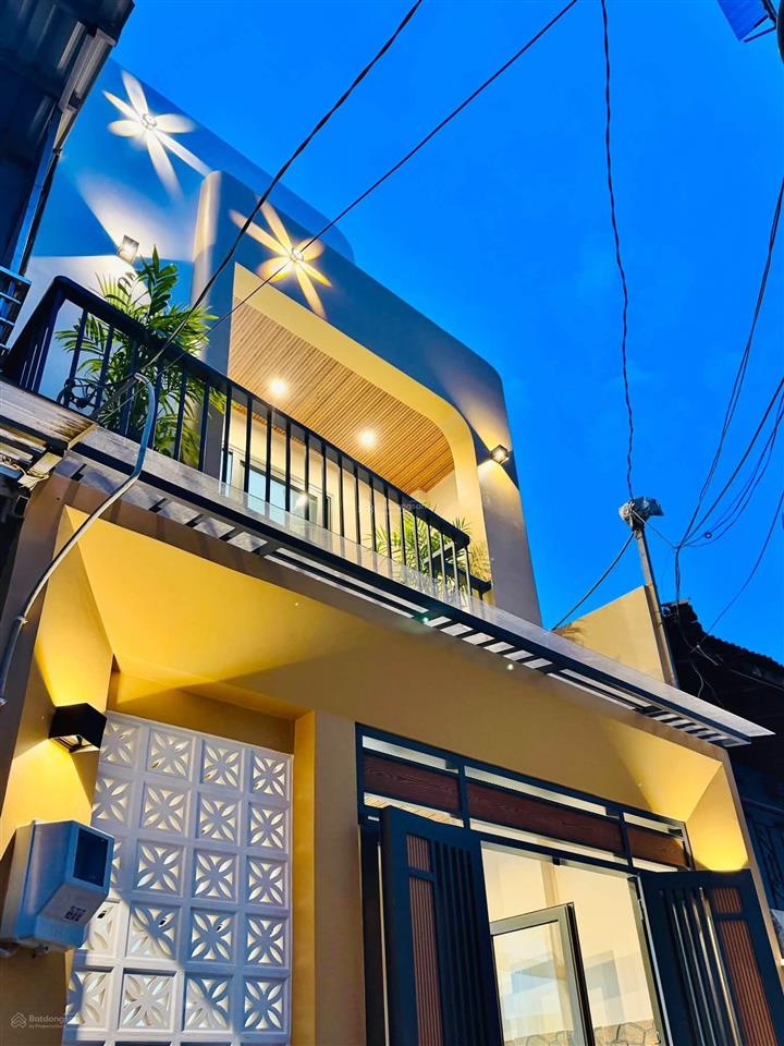 Nhà đẹp giá rẻ dt 4x16 nở hậu 4.2m trệt 1 lầu có 3pn full nội thất chỉ hơn 5ty x...